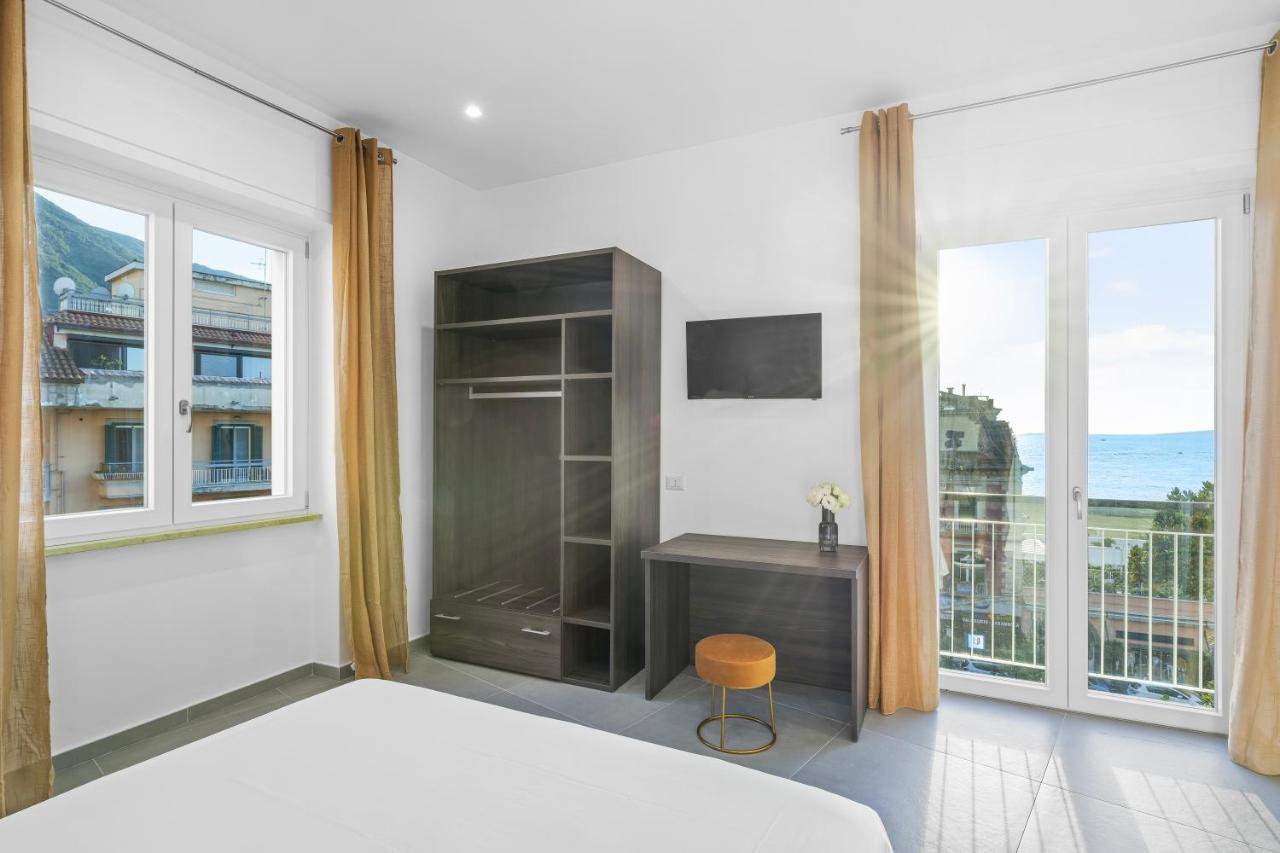 Pangea Luxury Rooms กาสเตลลัมมาเร ดิ สตาเบีย ภายนอก รูปภาพ